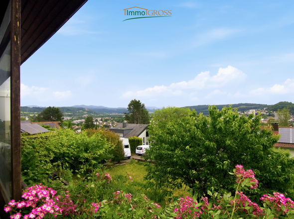  Blick auf die Burgruine Rötteln