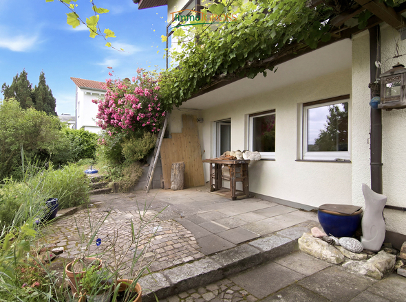 Gemütliche Terrasse mit Zugang zum Schlafzimmer