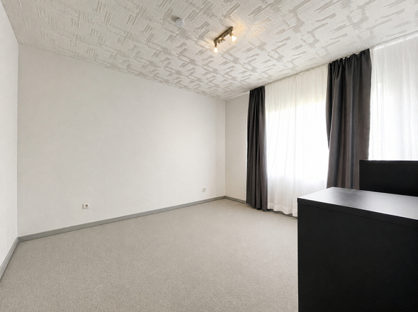 Großes Schlafzimmer