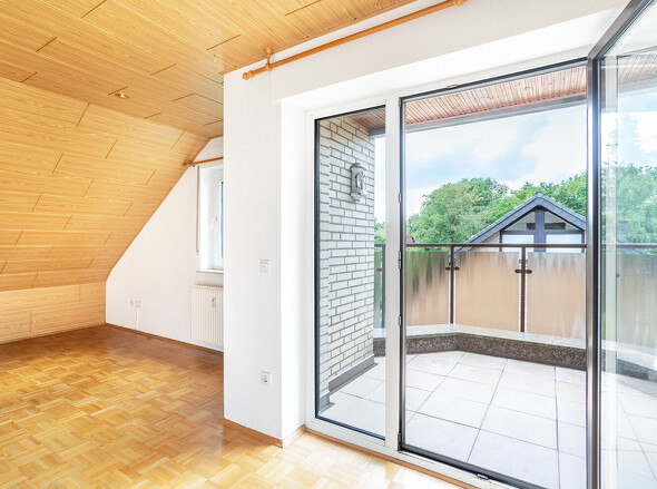 DG - Wohnzimmer/Balkon