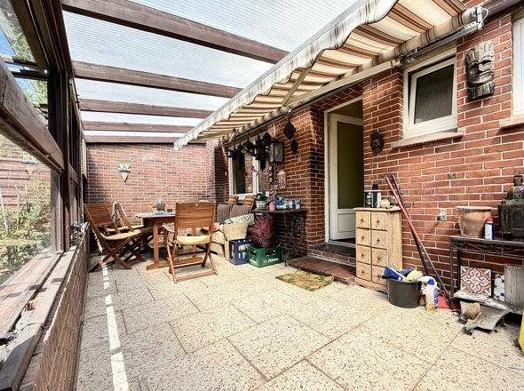 überdachte Terrasse
