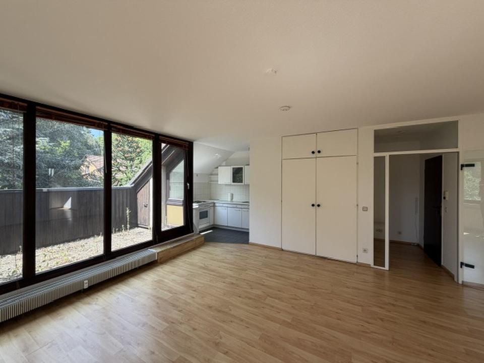 Wohnzimmer mit Balkon