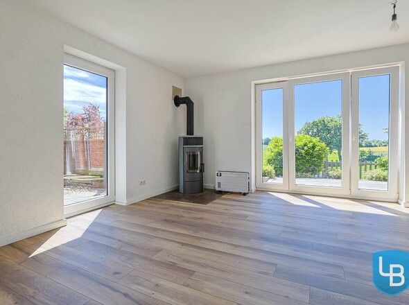 Wohnzimmer mit Kamin 