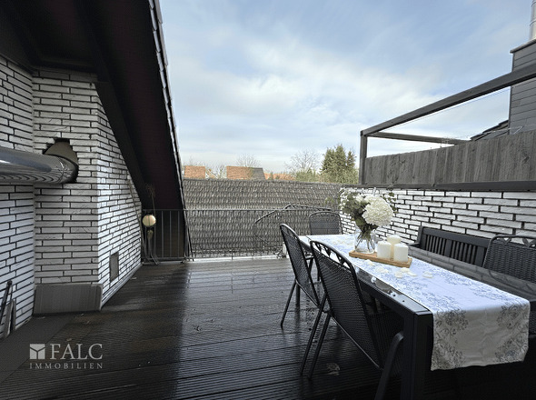 OG Balkon mit Wendeltreppe nach unten