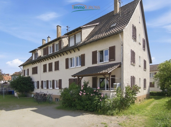 Das Haus mit Hof von hinten