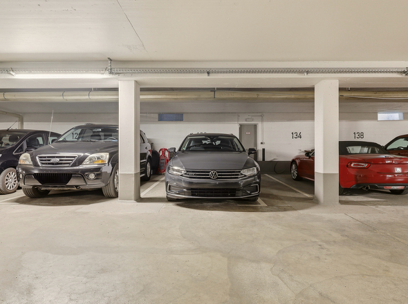 Tiefgaragenstellplatz 132