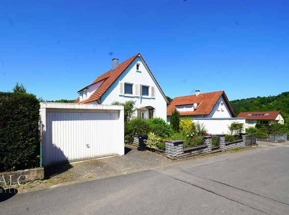 mit Garage!