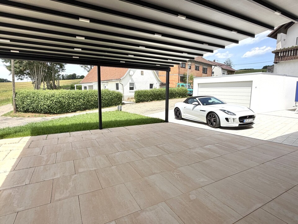 überdachte Terrasse mit Pergola