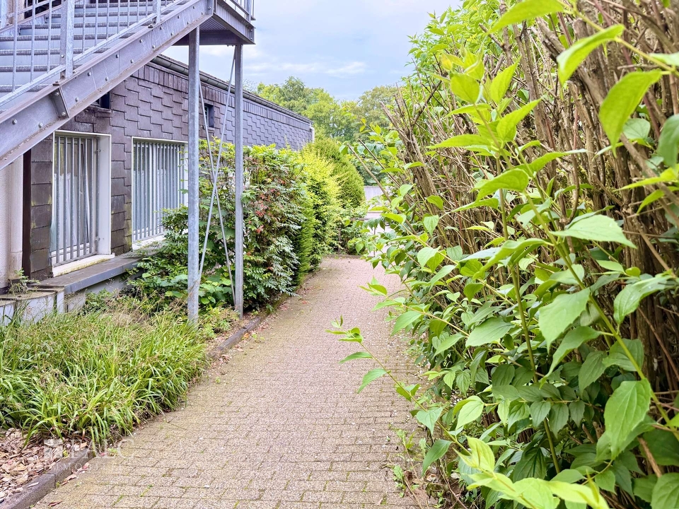 Weg zur Gewerbeeinheit