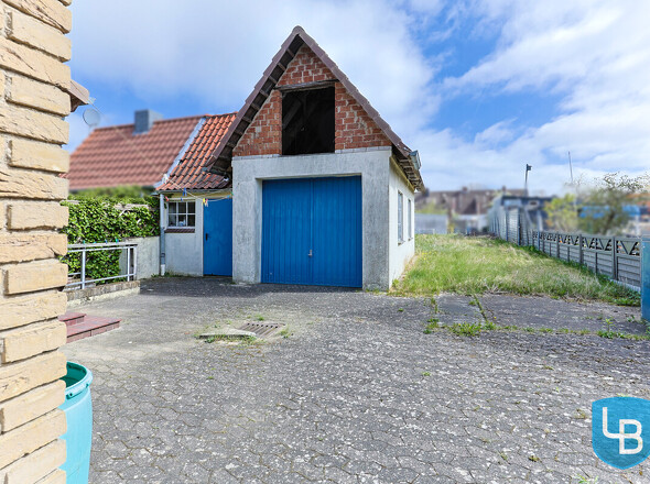 Garagen- und Werkstattgebäude 