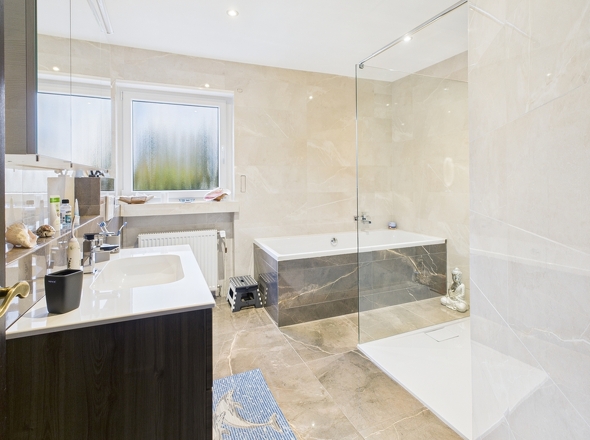 Badezimmer 1. OG