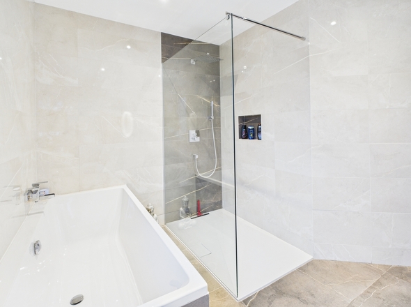 Badezimmer 1. OG