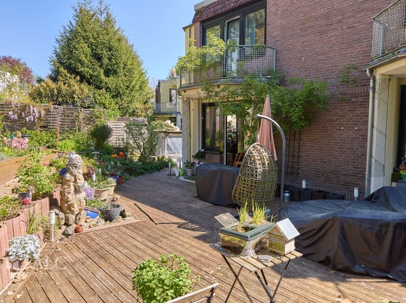 Terrassierter Gartenbereich