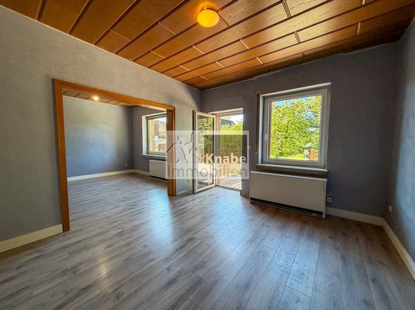 Erdgeschoss Wohnraum mit Zugang Terrasse