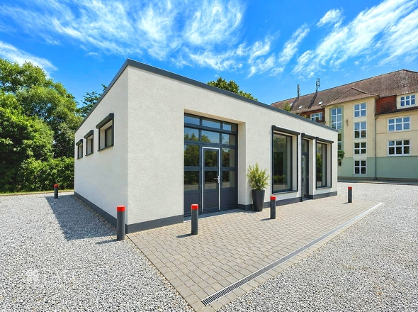 Außenansicht Straßenseitig-links