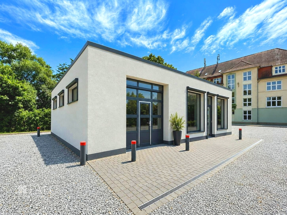 Außenansicht Straßenseitig-links