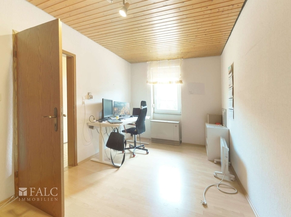 Büro EG
