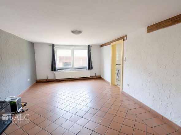 Schlafzimmer mit Zugang zum Bad
