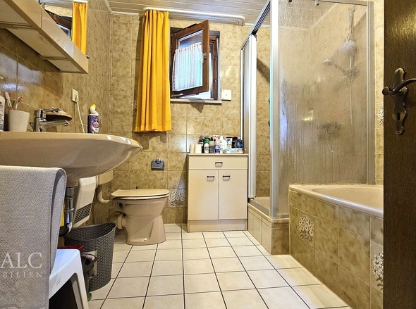 Badezimmer 1. OG