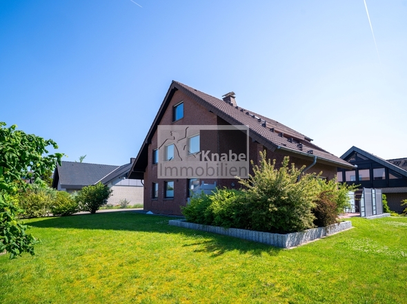 Zweifamilienhaus in schöner Lage