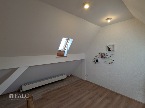 Wohnung I DG Büro I