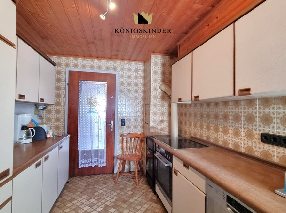 Küche mit Holzofen