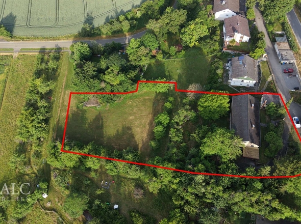 Ihr > 4.230 m² Grundstück!