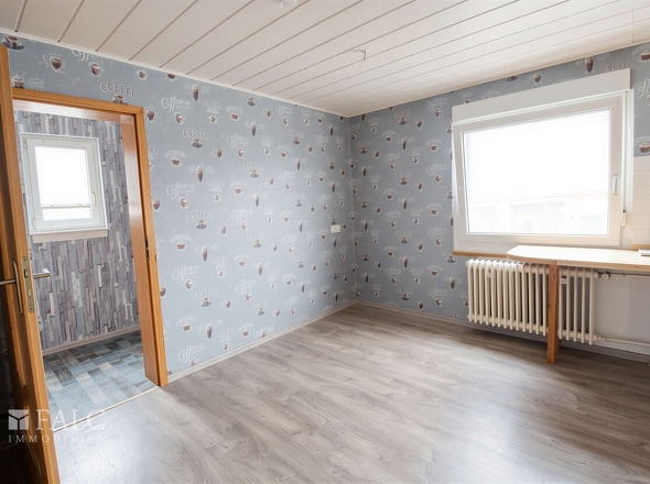 Küche mit Speisekammer