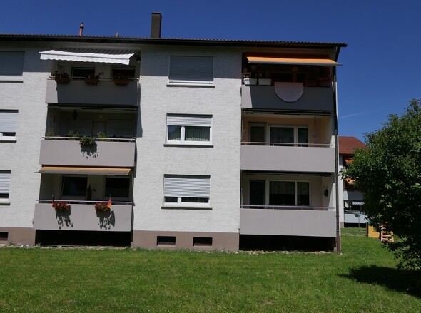 Hausansicht mit Blik auf den Balkon