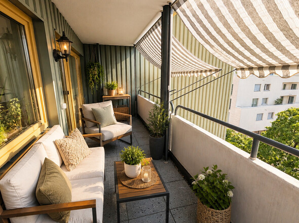Balkon mit KI möbliert