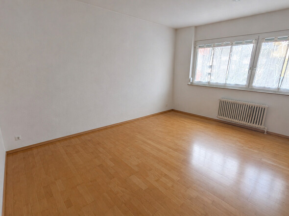 Schlafzimmer 2 mit KI leergeräumt