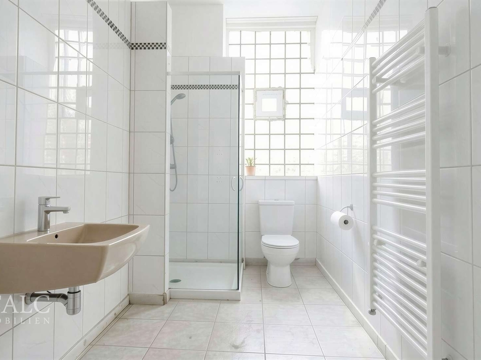 Badezimmer EG - (KI generiert)