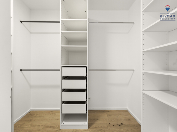 Begehbarer Kleiderschrank