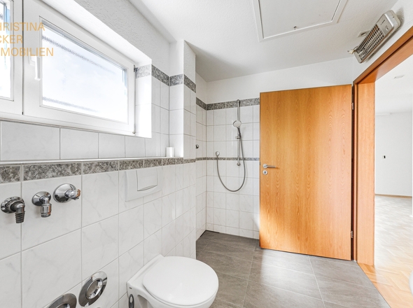 Badezimmer EG