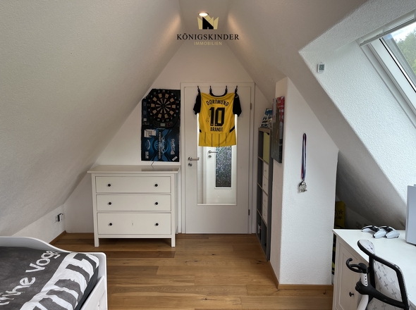 Schlafzimmer 4