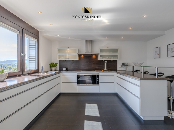 Hochwertige Ausstattung, Platz und Licht: Hier macht Kochen Spaß. 