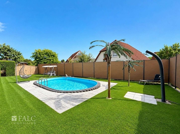 Hof - Pool