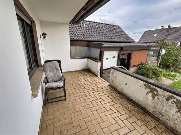 mit KI verändert - Terrasse direkt am Wohnzimmer