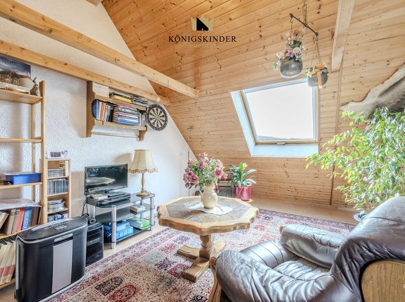 Dachgeschoss / zusätzl. Wohnraum oder Büro / Jugendzimmer