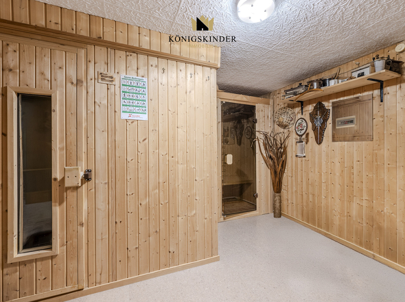 Sauna und Infrarotkabine sowie separate Abstellkammer