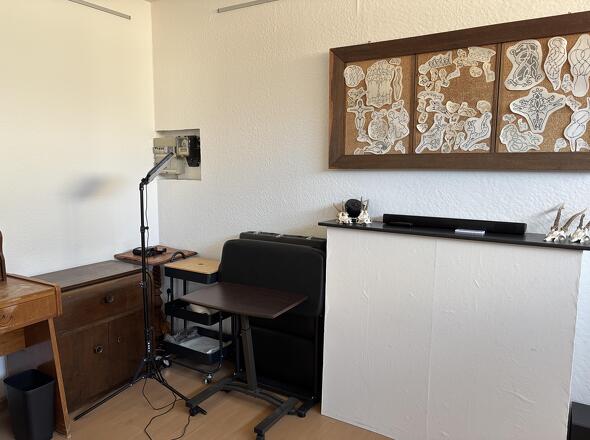 Büro neben Laden
