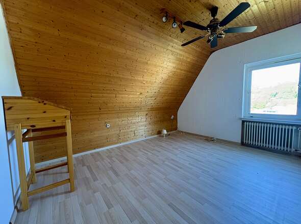 Schlafzimmer DG
