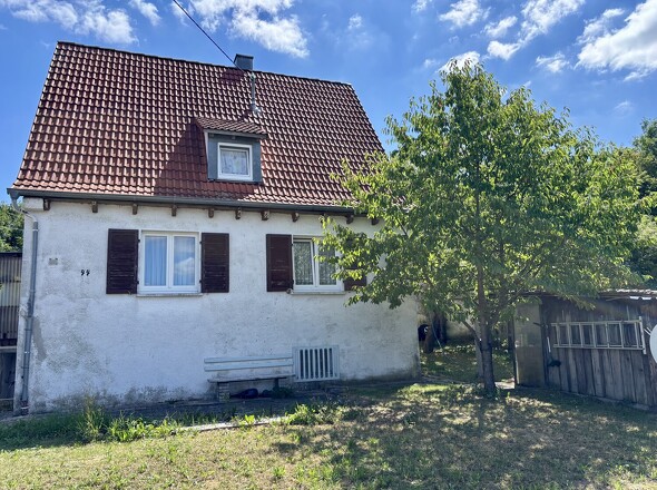 Ansicht mit möglichem Ausbau für Wintergarten oder Terrasse