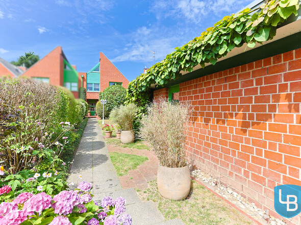 Zuwegung zum Haus 