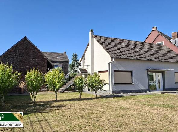 Grundstück und Bungalow