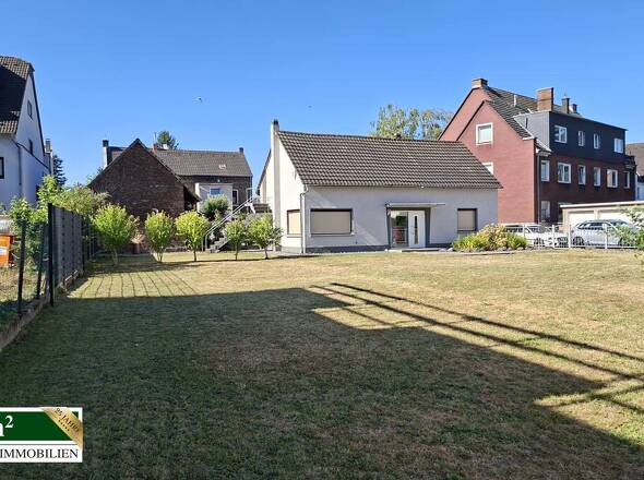 Grundstück und Bungalow