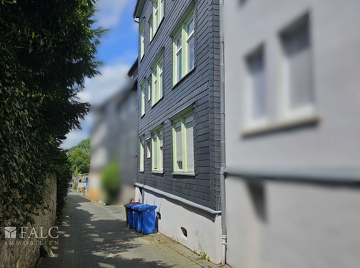 Hausrückseite 