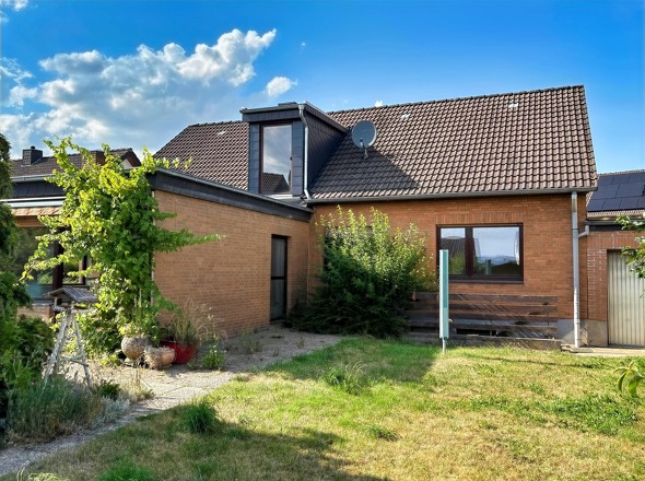 Hausansicht aus dem Garten