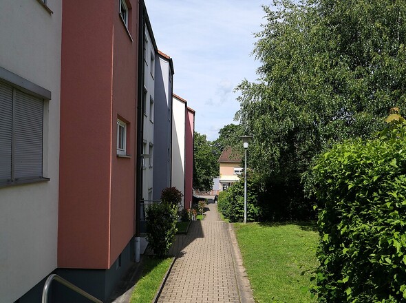Fußweg vorm Haus