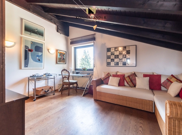 Und dieses vielleicht ein Damenzimmer?